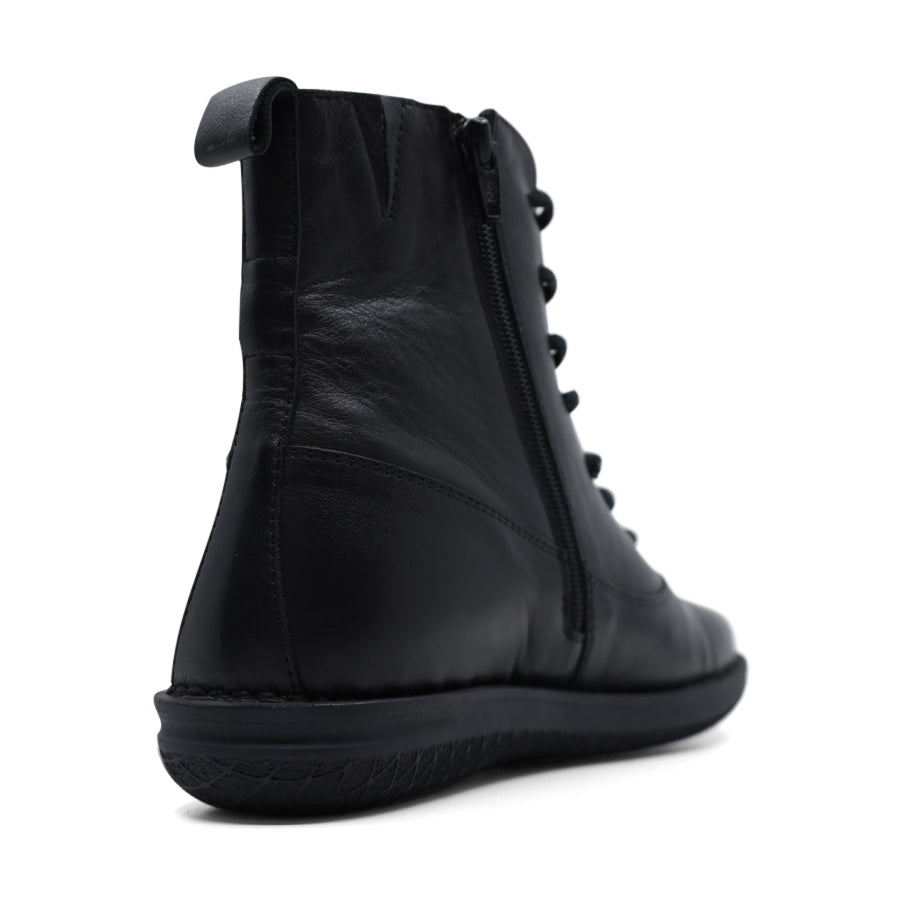BLACK 8 TIE LACE UP BOOT