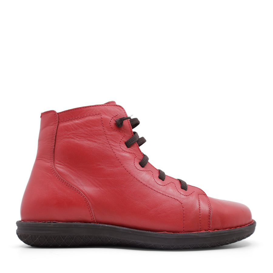RED LACE UP BOOT WITH SIDE ZIP
