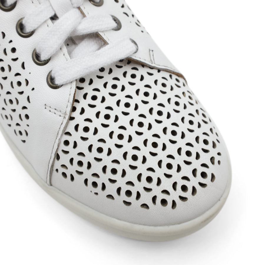 WHITE PUNCHED LEATHER LACE UP SNEAKER